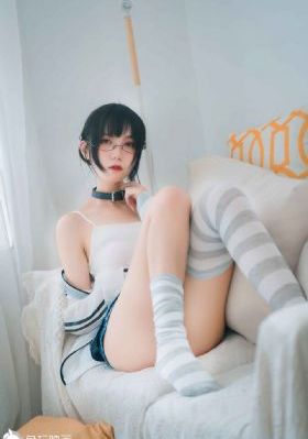 不穿内衣的瑜伽教练_超清韩国电影在线观看